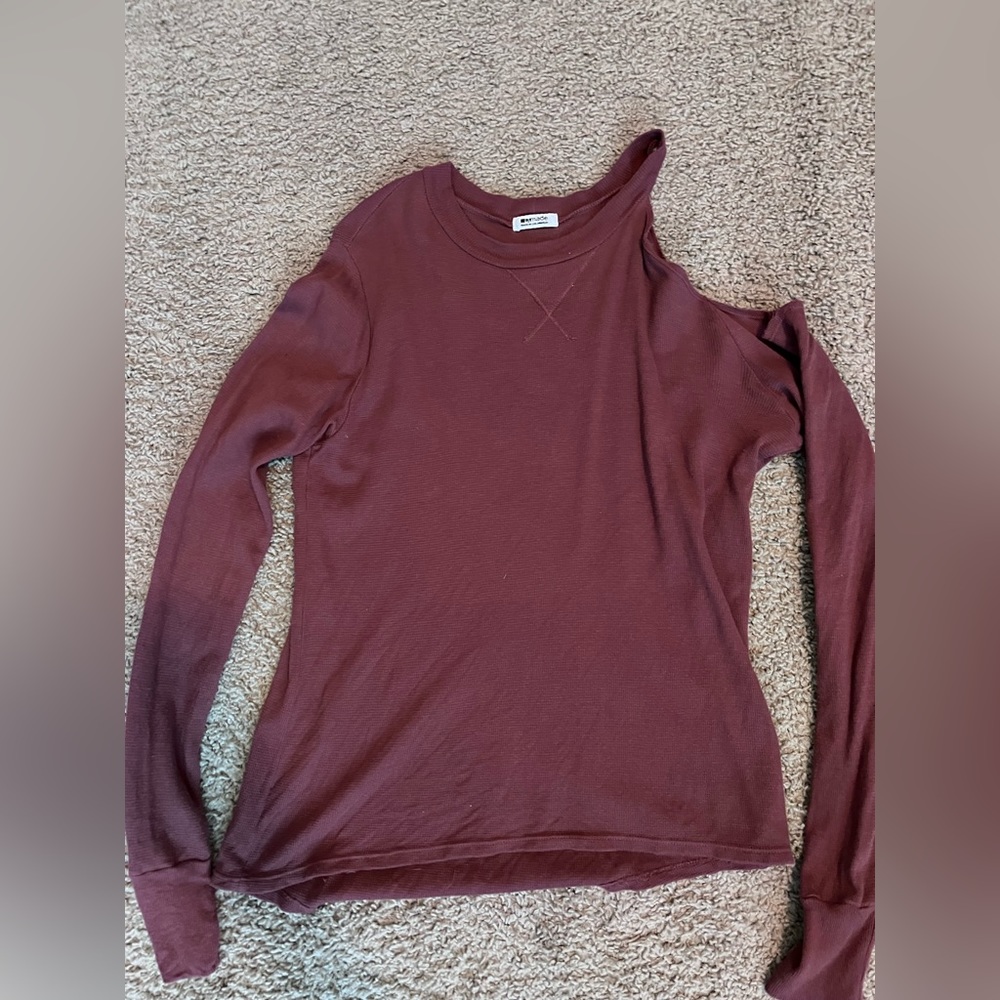 Waffle long sleeve with cutout